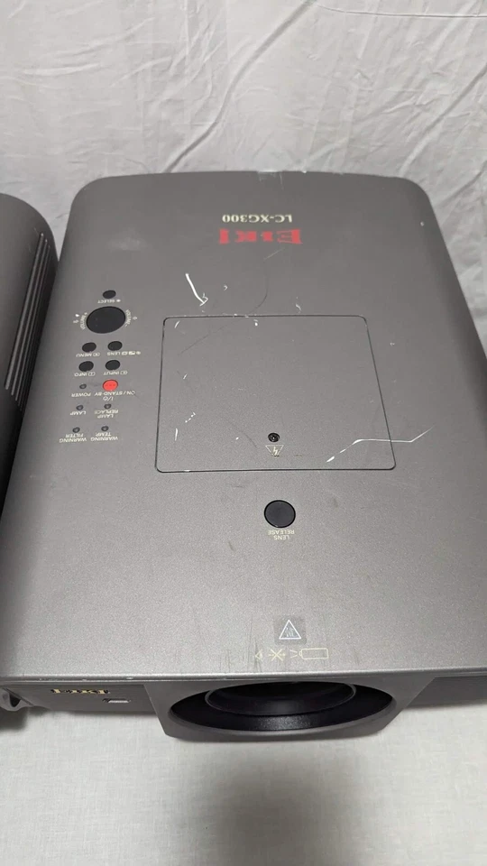 Lot 2 EIKI LC-XG300 Projector 4500 Lumens Home Theater Presentation Parts Repair - Image 3 of 4