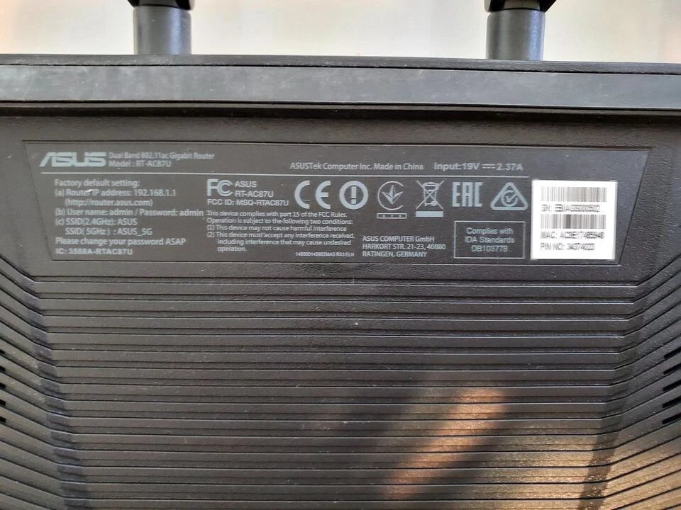 VERY NEW ASUS RT-AC87U AC2400 Dual Band Gigabit Wi-Fi Router w/ Ethernet Cable - Image 3 of 3