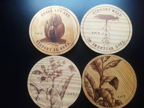 SET 8 SOTTOBICCHIERI IN LEGNO ARTIGIANALI COPENHAGEN #s 1-8 di 8 EDIZIONE LIMITATA  - Foto 2 di 3