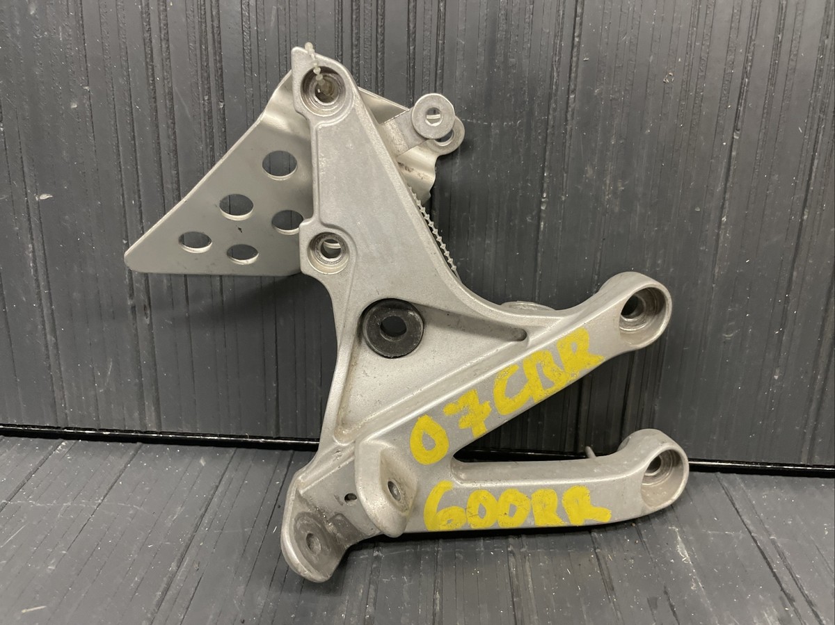 2007 Honda CBR600RR Right front foot peg bracket OEM #84225 | eBay
