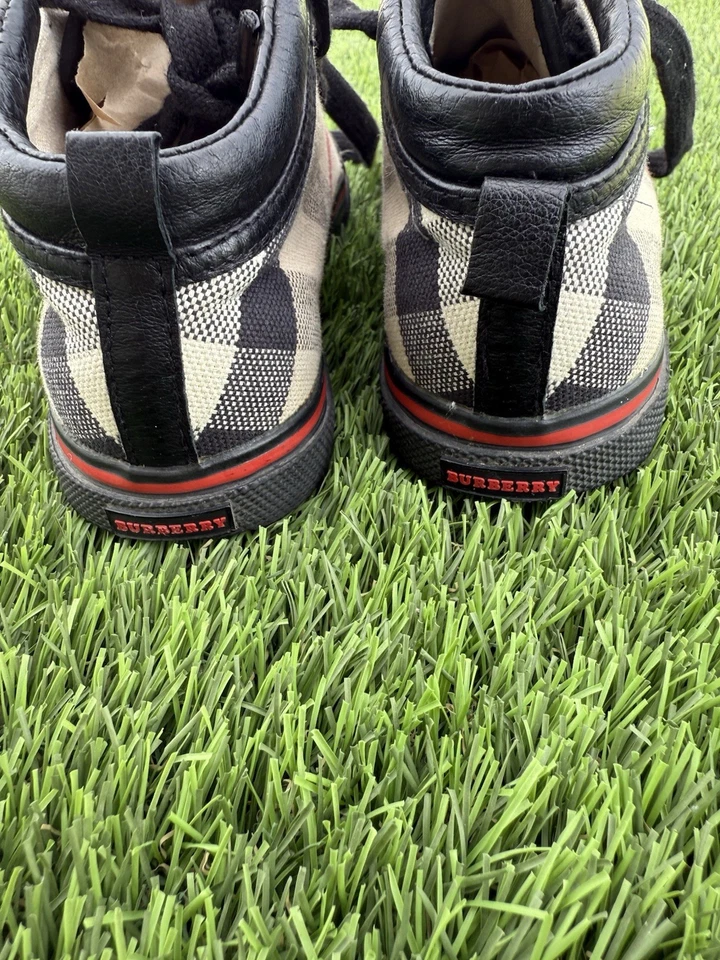 Zapatos Burberry niños talla 29 EE. UU. 11 Foto 3 de 4