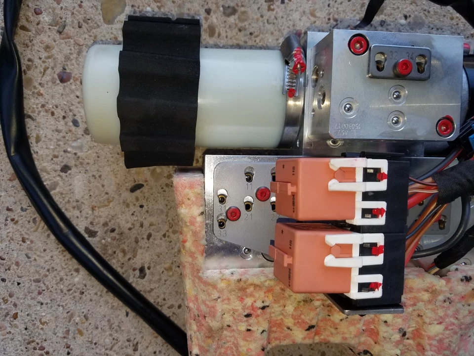 Motor de bomba hidráulica de teto conversível 2007 a 2013 BMW 335I 328i XDRIVE M3 - Imagem 4 de 4