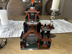 LEGO Kingdoms Prison Tower Rescue (7947) 99% Complete with Instructions No Box