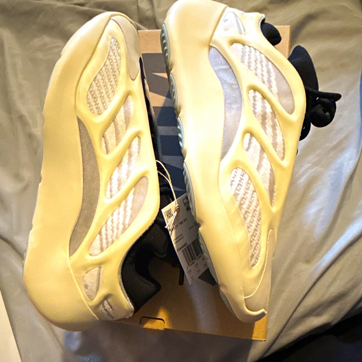 Las mejores ofertas en Yeezy 700 V3 Azael | eBay