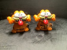 2x United Feature Bully Garfield zieht Grimasse Fratze Ätsch Easy 6cm 1981 K4