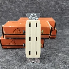 Vintage 1950s SIERRAPLEX Triple Outlet Two Prong Triplex Receptacle Ivory NOS