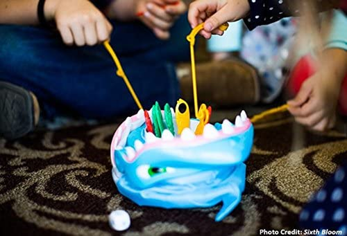 Shark Bite -- Roll the Die and Fish for Colorful Sea Creatures before the Shark - 第 5/12 張圖片