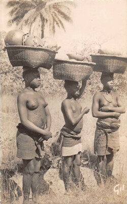 GUINEA, AFRICA, 3 SEMI-NUDE NATIVE WOMEN WITH BASKETS, REAL PHOTO PC