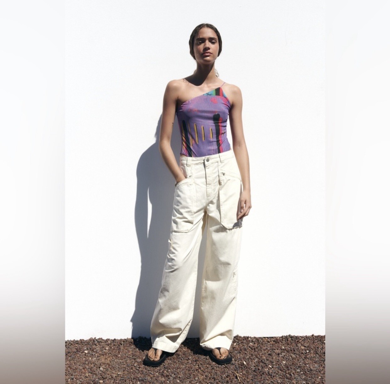 Traje de cuerpo asimétrico estampado ZARA ©DAVID PHER, tul malla elástica púrpura, M