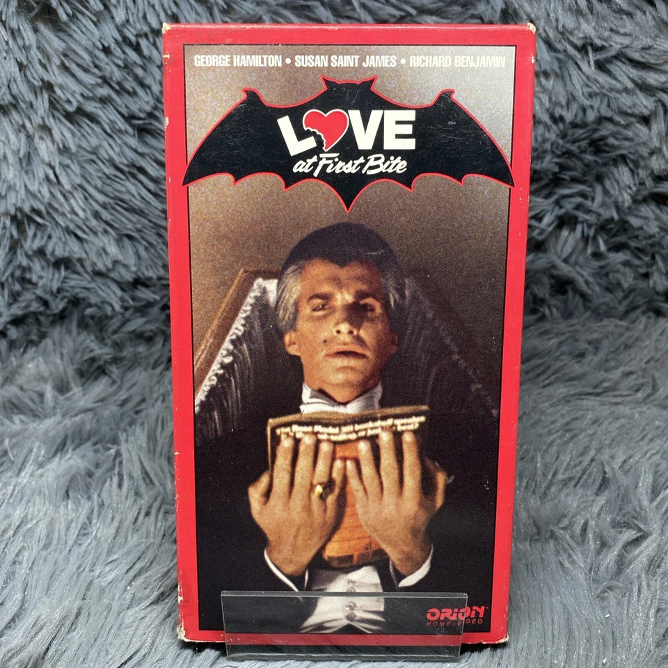 Love At First Bite VHS 1993 Movie Horror Comedy George Hamilton Orion Home Video - Image 2 of 4