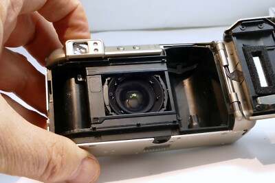 Minolta Freedom Zoom 125 QD 35mm Point & Shoot Film Camera AS