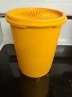 Tupperware Gold Cannister 811 Cannister 812-25 Lid  6" Tall, Vintage — photo 2