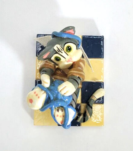 Kitt'in Littles by Enesco, Adorable Kitty Cat Tangled in Yarn Figurine - Picture 5 of 6