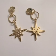 Set of 2 CHANEL Beauty 2023 VIP Gift "Comet" Star Gold Novelty Charm Christmas