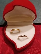 9CT GOLD WEDDING RING AND WISHBONE SAPPHIRE RING HEART SHAPE BOX.