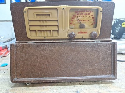 Admiral model P6 tube radio--vintage suitcase radio--receives stations!