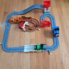 Thomas the Tank Engine & Friends Thomas Big Loader Co Playset Vintage 2001 Read