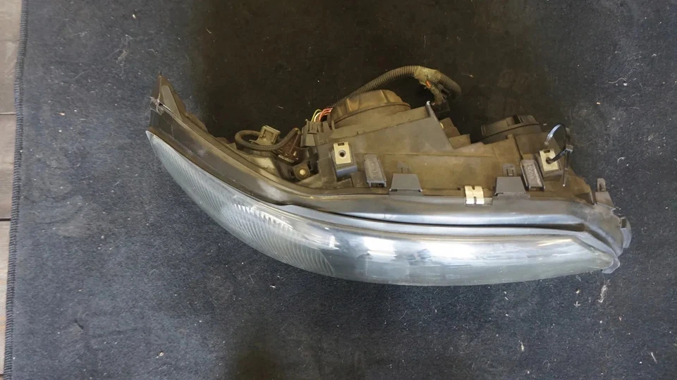 Frontscheinwerfer Volvo Xc70 V70 II 30655905 89008799 Xenon Rechts oder Links - Bild 2 von 4