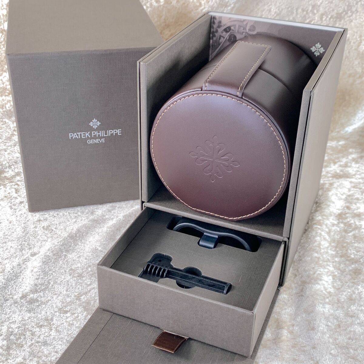Patek Philippe WINDER SELF WINDING CYLINDER Bluetooth with Patek Philippe WINDER SELF WINDING CYLINDER Bluetooth with