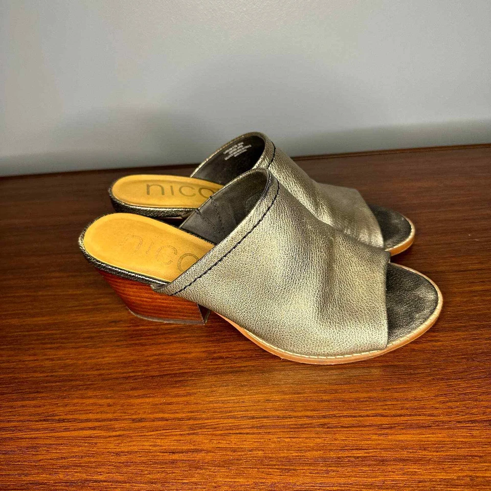 Nicole Metallic Sandals Size 6.5 - Image 2 of 4