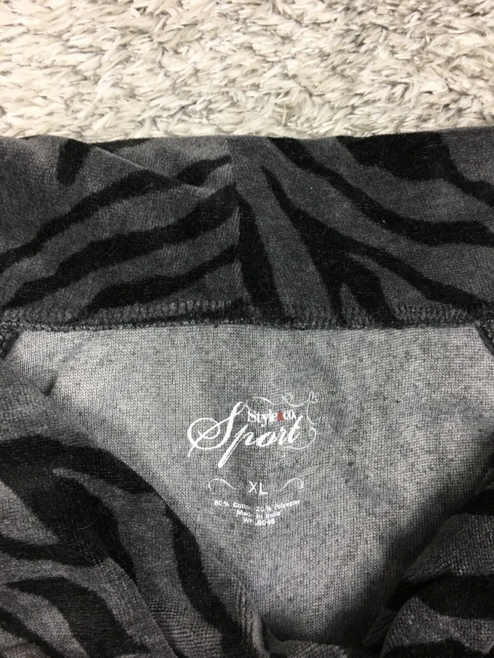 Sudadera con cuello capucha Style & Co para mujer talla XL gris negra bolsillo estampado animal Foto 4 de 4