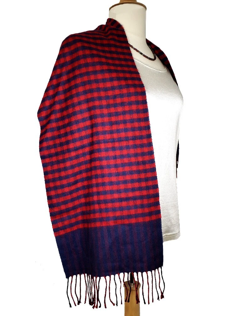Foulard Christian Dior Cashmaire rouge et marine chèques fabriqués au Japon
