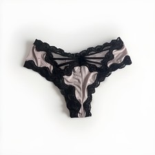 VINTAGE VICTORIA'S SECRET SMOOTH CHEEKY PANTY Medium