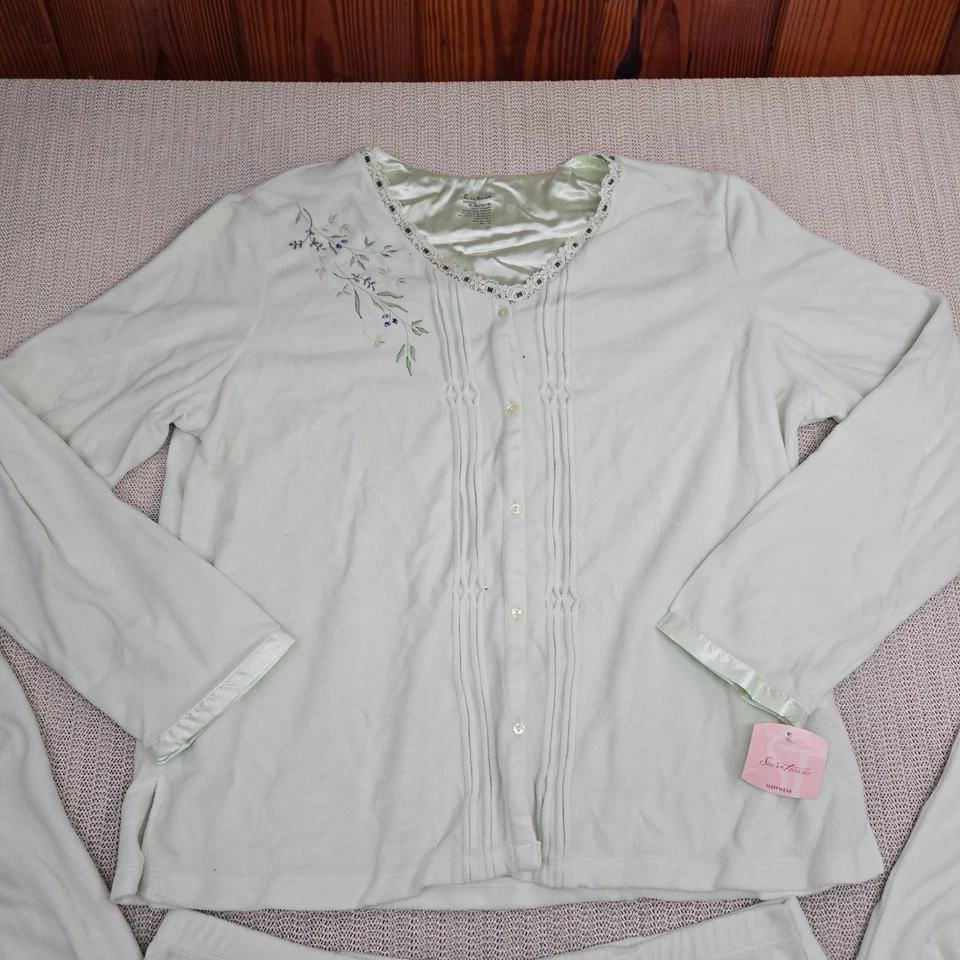 Conjunto de pijama Secret Treasures para mujer grande verde polar top pantalones bordados nuevo Foto 3 de 4