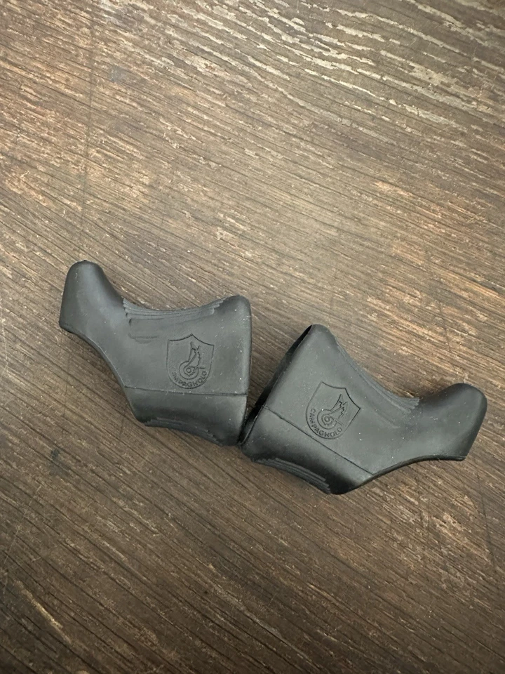 C Campagnolo ESTILO Super/Nuovo Record SHEILD Logo Palanca de freno Capós NEGRO PAR Foto 2 de 4