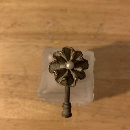 Vintage Flowered Square Frosted Glass Perfume Bottle Atomizer Flower Top - Picture 5 of 6