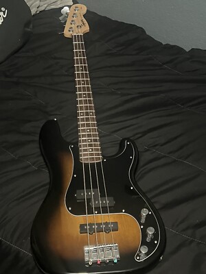 Squier 0372980000 Affinity Series PJ Bass Pack