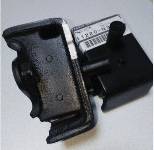 # Datsun Nissan Genuine 11220-N3300 240Z 260Z 280Z Engine Rubber Mount Set of 2* Foto 3 de 4