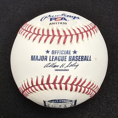 WADE BOGGS Signed Official YANKEE STADIUM Commemorative MLB Baseball-PSA - Picture 2 of 8