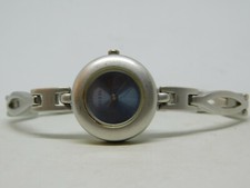 Guess Silver Tone Quartz Analog Ladies Watch Sz. 6"