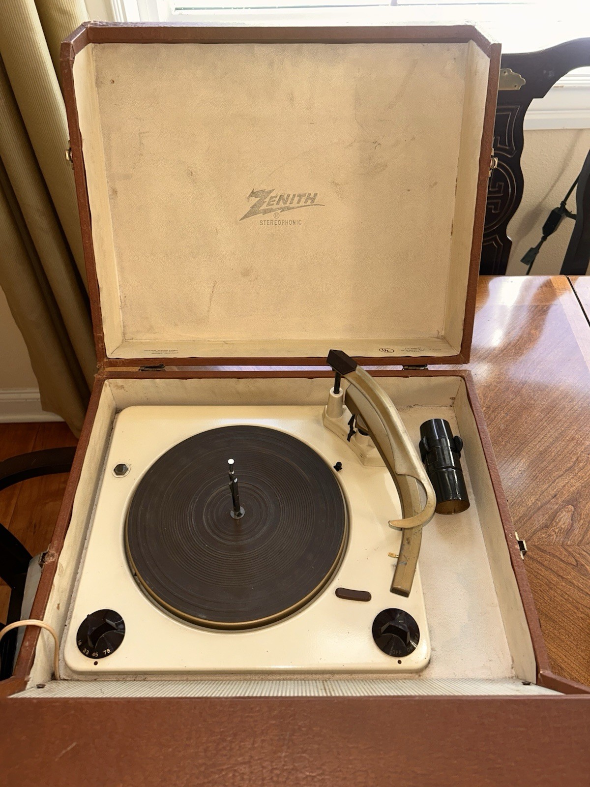 Zenith Super Stereophonic BPS-89LZ Portable Record Player Turntable Vintage