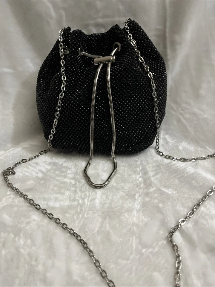 I.N.C. Bolso cubo International Concepts mini con cordón de diamantes Foto 2 de 4