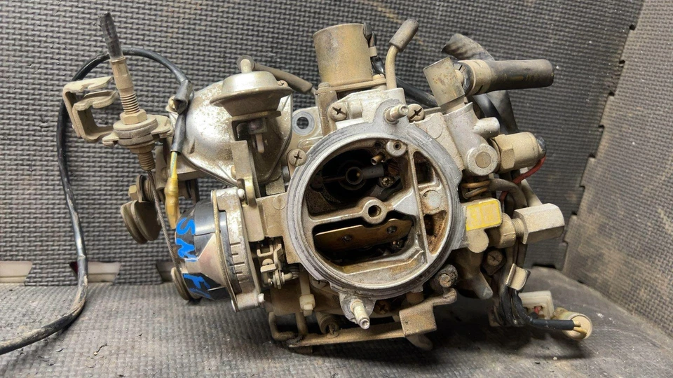1986 Mazda B2000 Pickup Carburetor OEM - Image 4 of 4