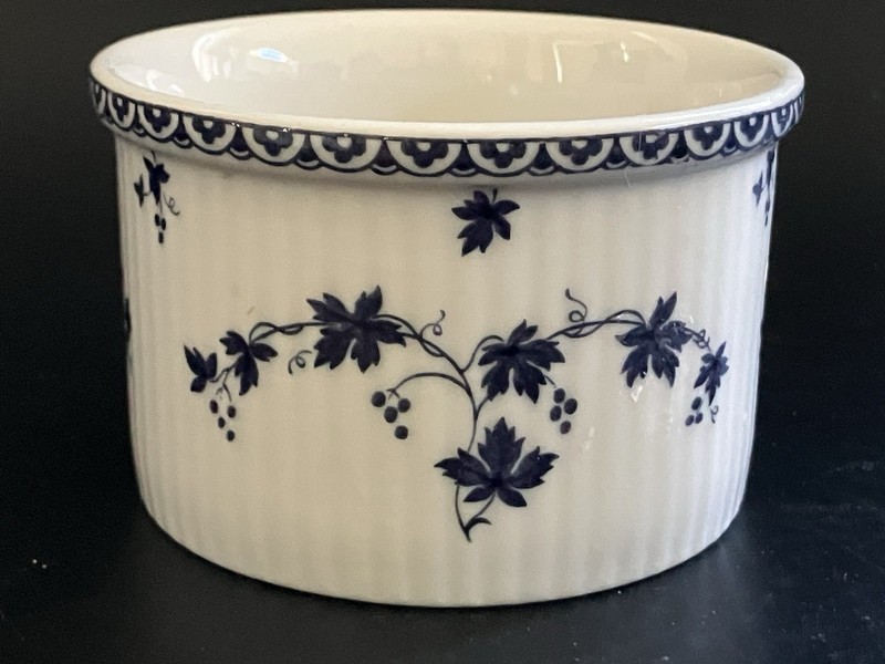 Royal Doulton Yorktown Oven to Table Ramekin 2" x 3-1/4" White & Blue