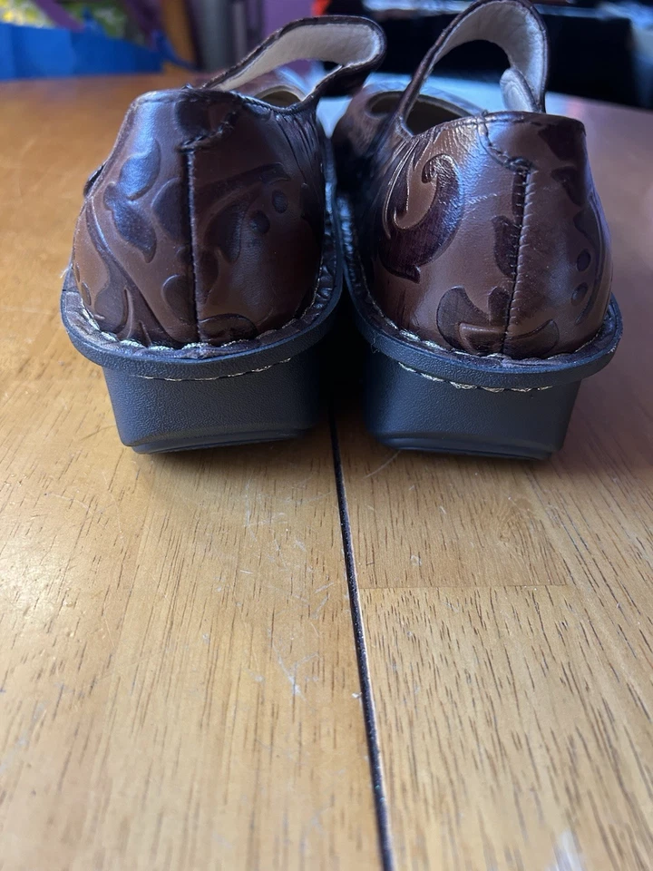 Alegria 皮革浮雕 Mary Jane’s 全新棕色罕见女式 10 码 — 第 4/4 张图片