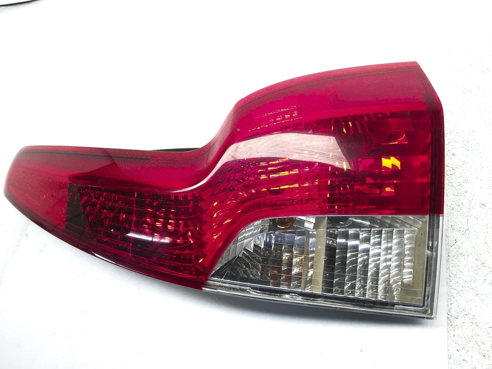 Luz trasera de freno panel cuarto pasajero Volvo V50 2008-2011 307635128 Foto 2 de 4