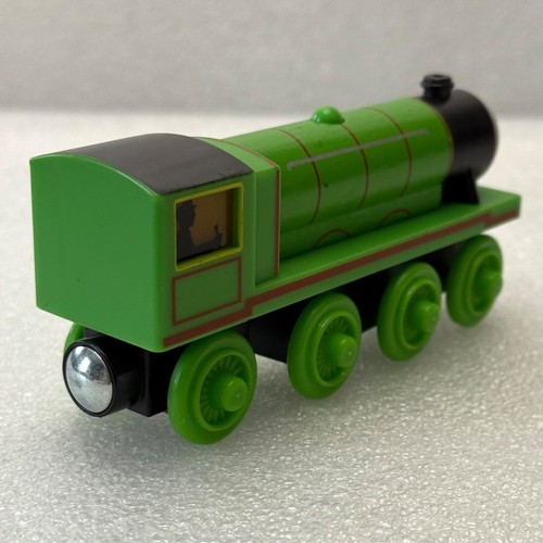 Thomas & Friends Ferrovia in Legno Illuminazione Rivela Henry Treno Serbatoio Motore NoTender - Foto 5 di 17