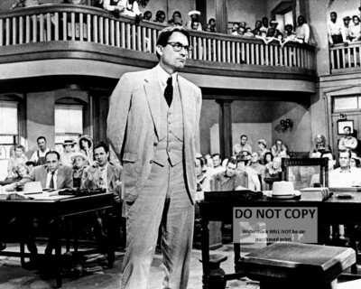 GREGORY PECK IN ''TO KILL A MOCKINGBIRD'' - 8X10 PUBLICITY PHOTO (BB-776)