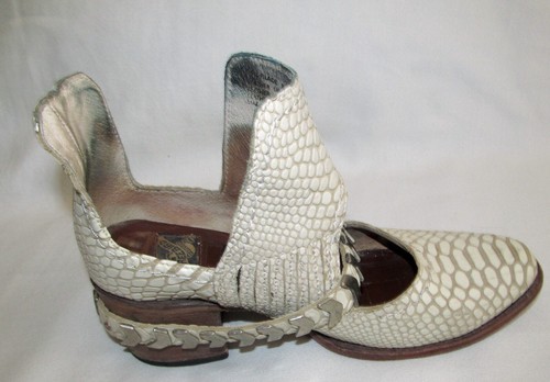 Botas al tobillo FreeBird Blade de cuero de serpiente marfil envejecido con hebilla para mujer talla 8 - Imagen 7 de 11