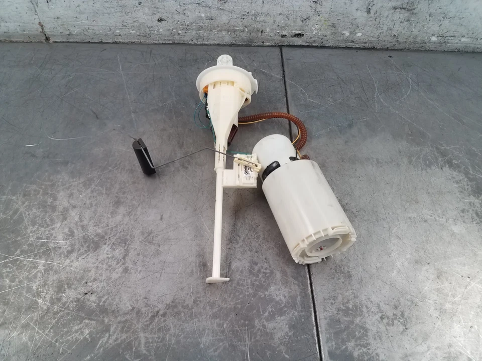 2007 Porsche Cayman S 987 Fuel Pump / Sending Unit #3075 G2 - Image 4 of 4
