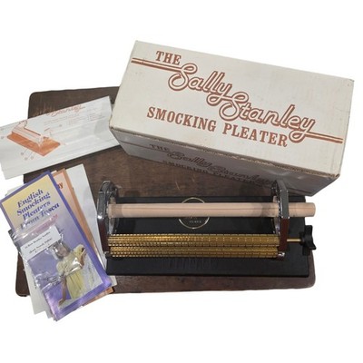 Vintage Sally Stanley Smocking Pleater 24 Row Works w/ Box Needles Vintage Sally Stanley Smocking Pleater 24 Row Works w/ Box Needles