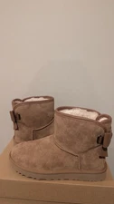 Ugg Australia  Women's Ultra Mini Bailey Leather Bow Boots  Size 9 NIB