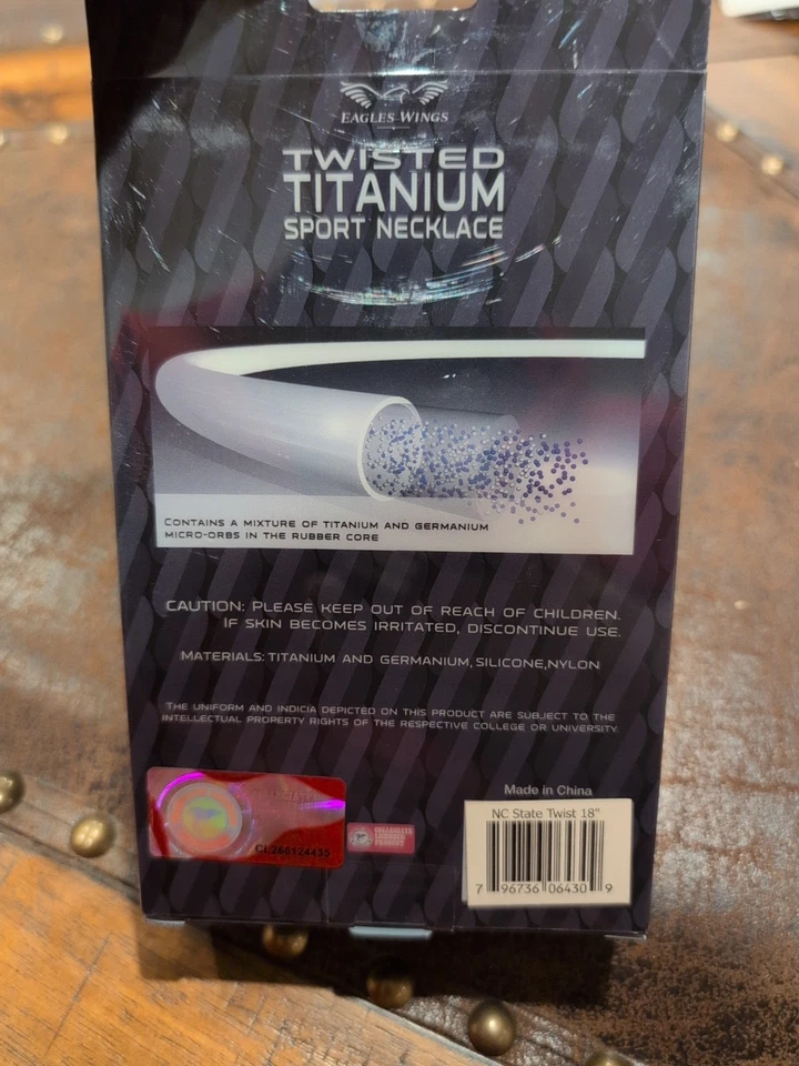 Collar deportivo de titanio retorcido North Carolina State Wolfpack 18 pulgadas Foto 4 de 4