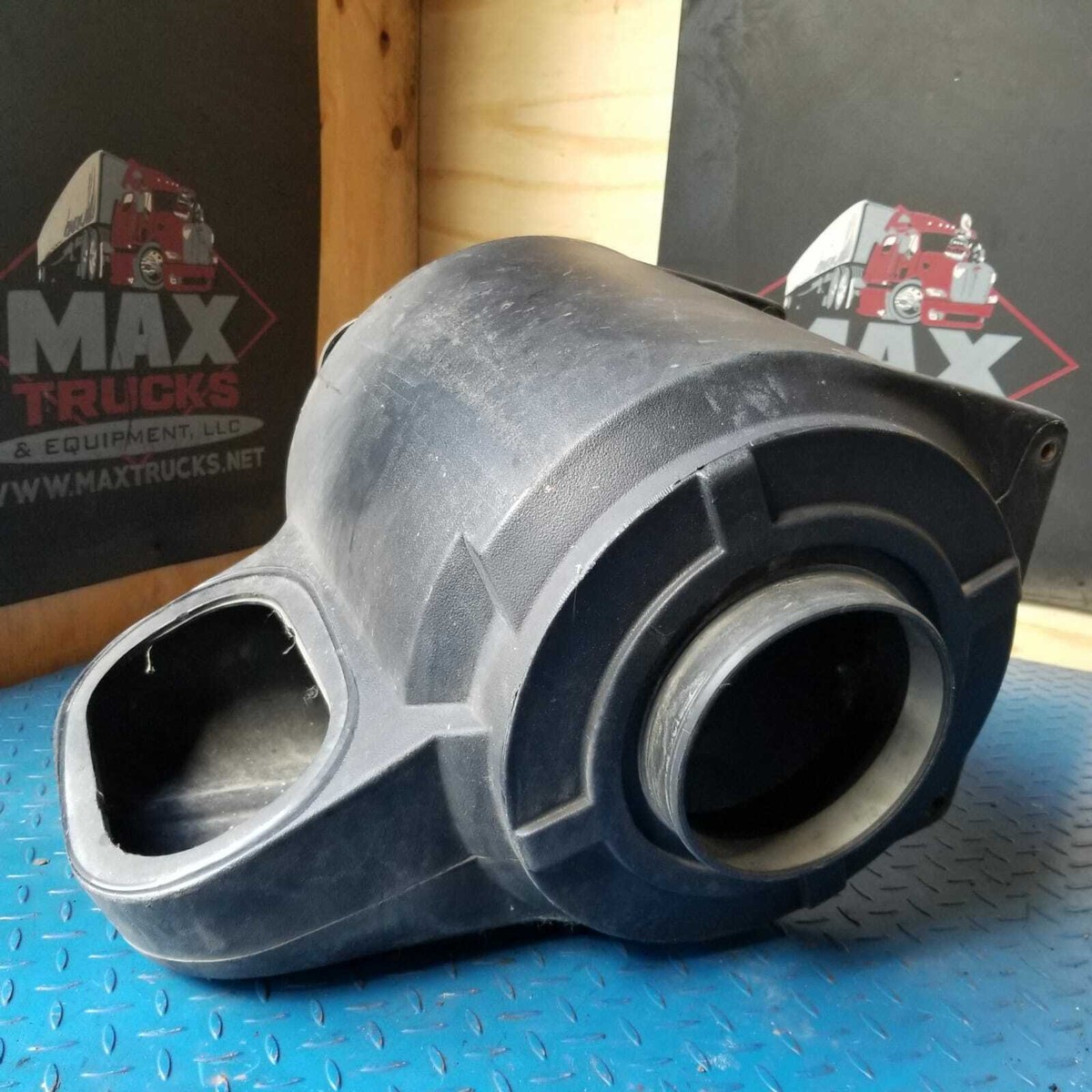 2003 VOLVO VNL AIR CLEANER P/N 8082154 | eBay
