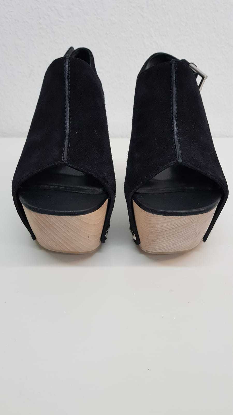 Alexander McQueen Gamuza Negra plataforma mulas o diapositivas tamaño McQueen EU 38 4733eb Alexander McQueen Gamuza Negra plataforma mulas o diapositivas tamaño McQueen EU 38 4733eb