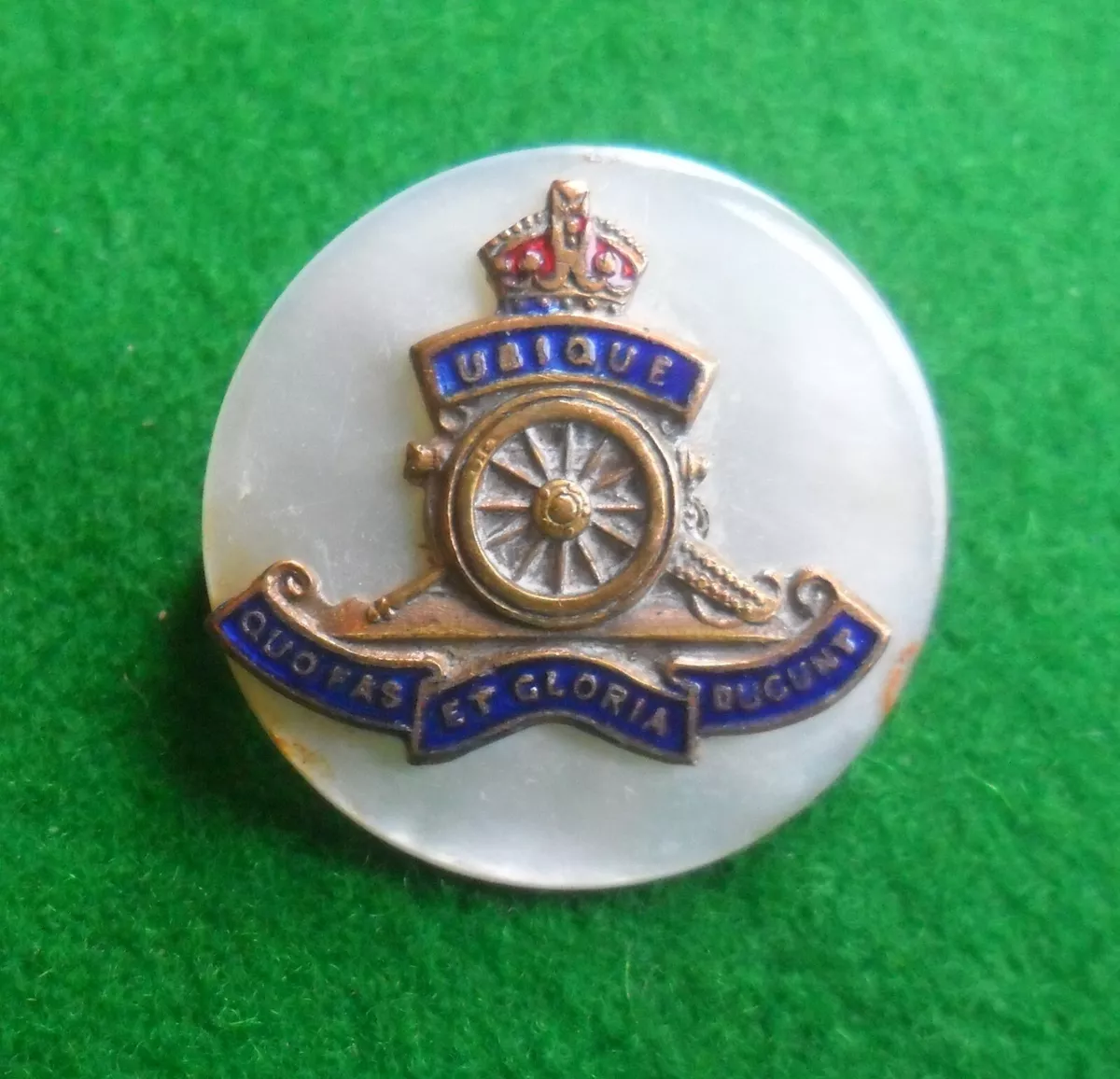 WW1 Royal Artillery Mother of Pearl Sweetheart Brooch badge